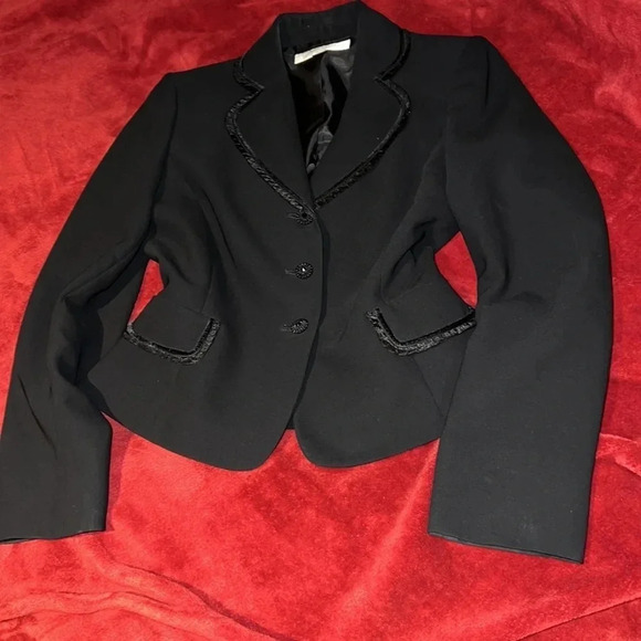 Tahari Satin bow trim triple breasted Crepe blazer Sz 6 petite - Picture 3 of 16